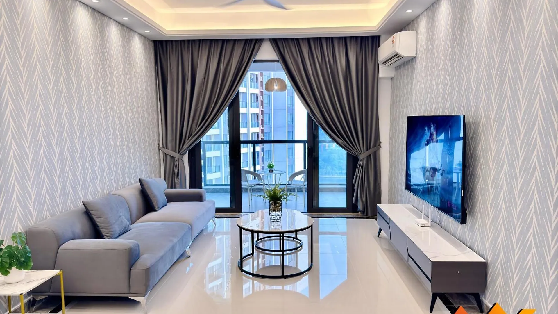 R&F Mall Princess Cove 10-12Pax Sea View-Smart Tv 70Inch Johor Bahru Apartment